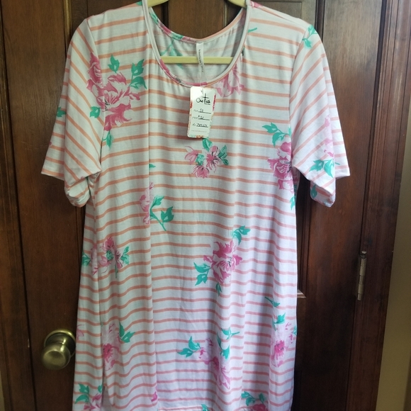Short Sleeve Top - Picture 1 of 2